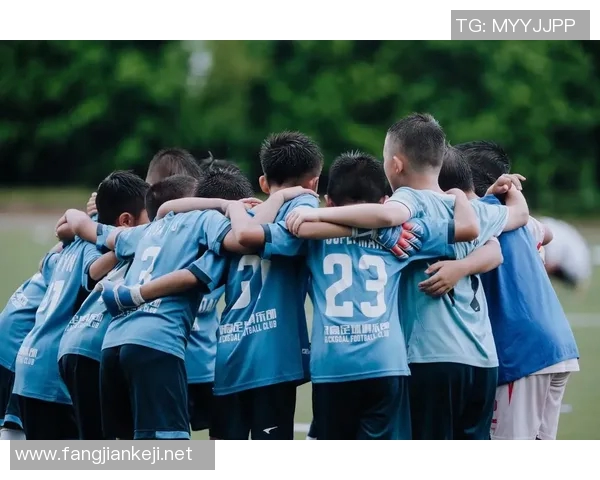 精彩踢足球视频集锦展示足球技巧与团队配合的完美瞬间 精彩踢足球视频集锦展示足球技巧与团队配合的完美瞬间